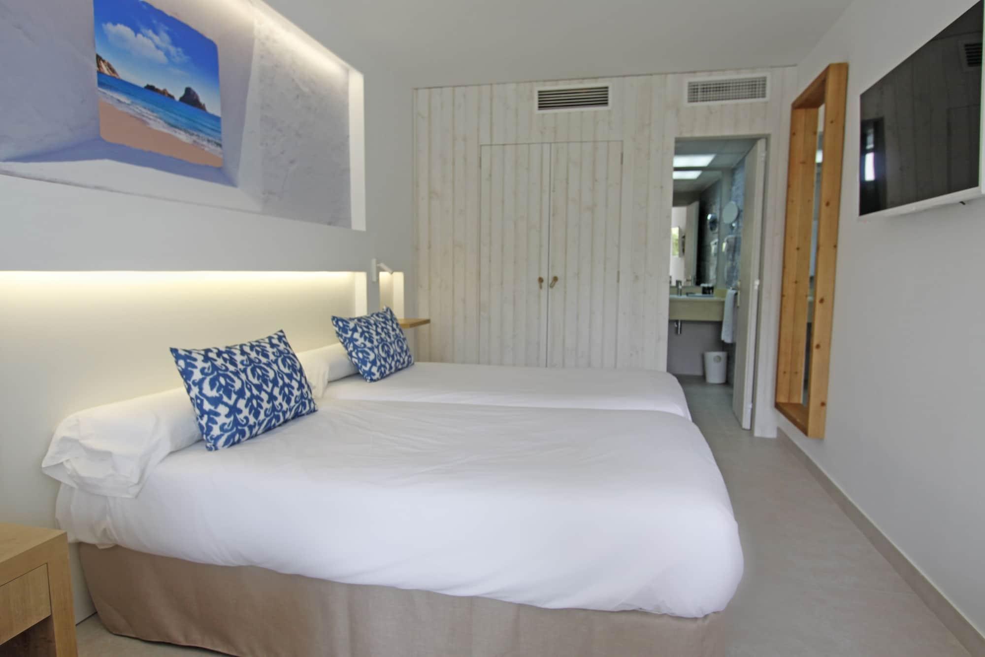 Bg Portinatx Beach Club Hotel المظهر الخارجي الصورة
